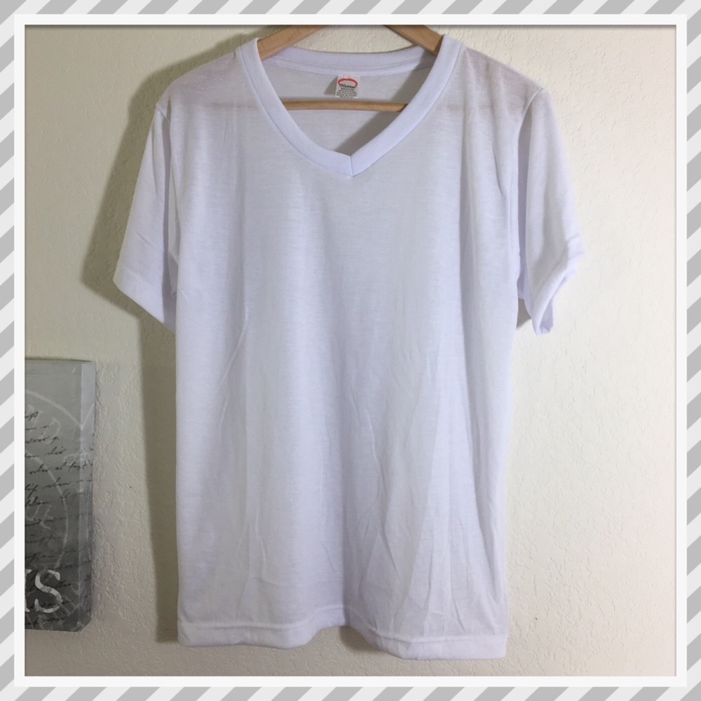 Hunter V neck White short sleeve tee
